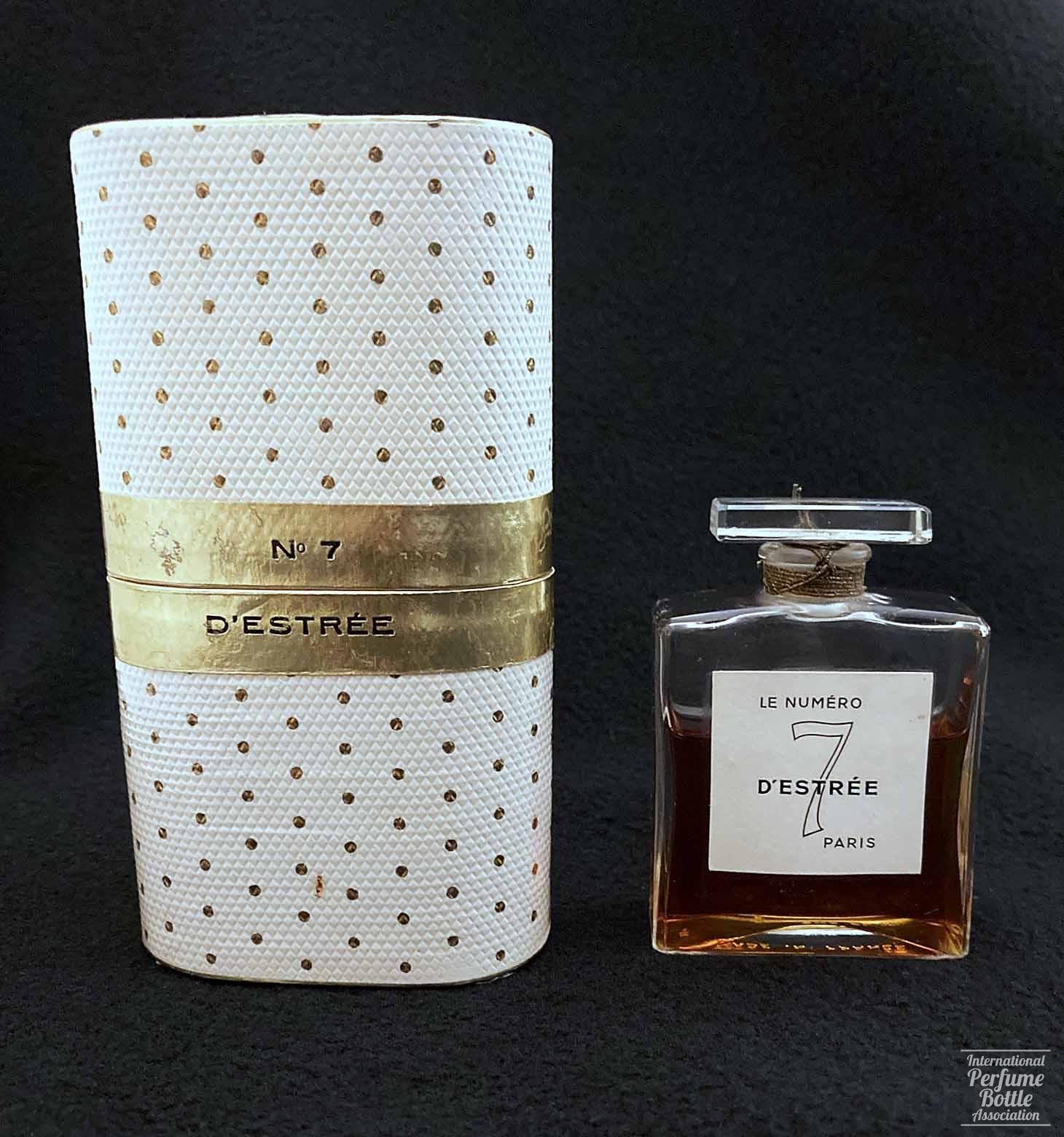"Le Numéro 7" by D'Estrée