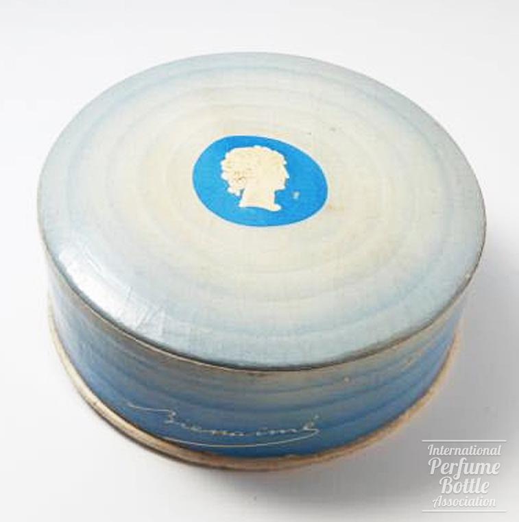 "Poudre de Beauté No 921" by Bienaimé