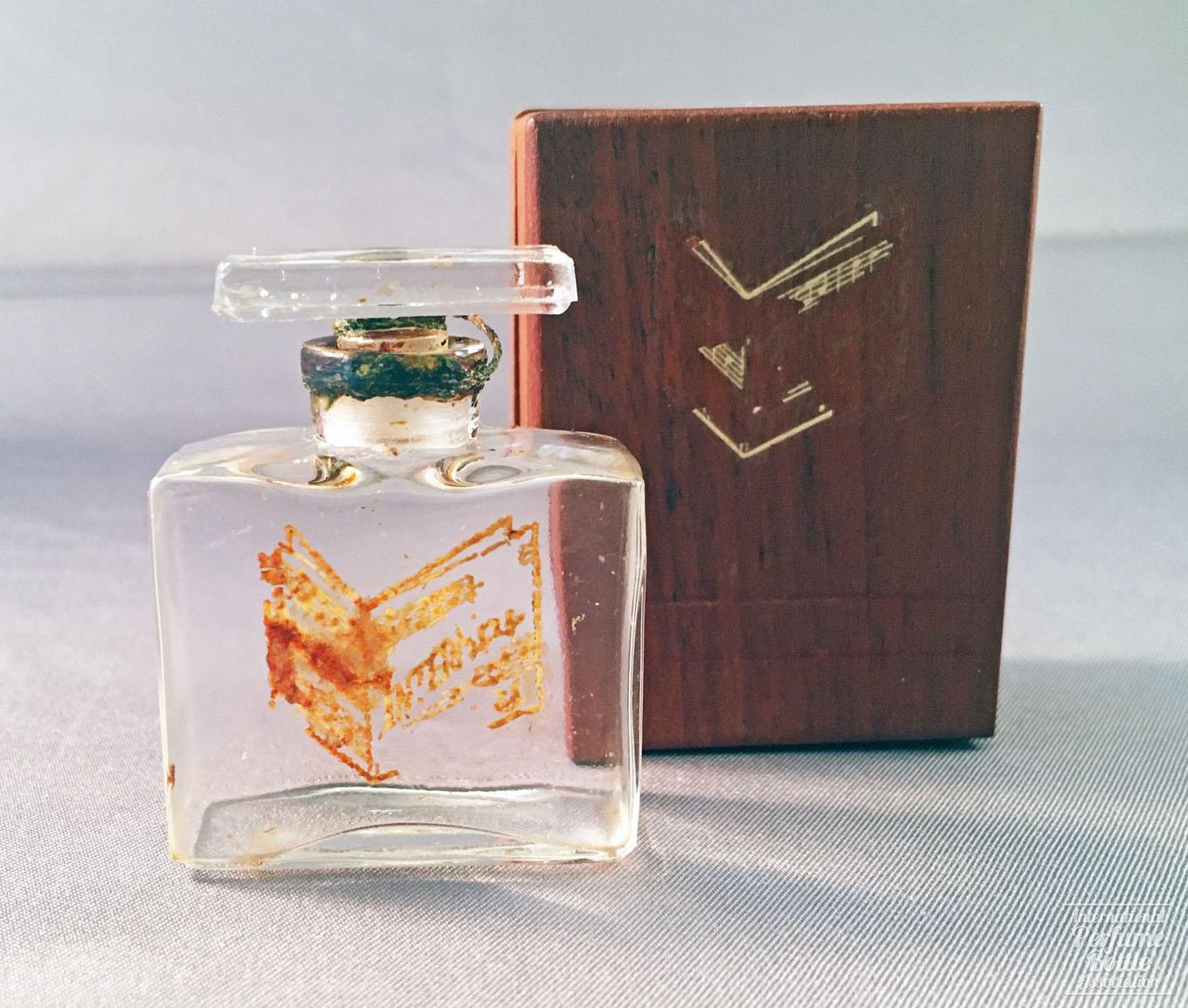 "Intermezzo" in Wooden Box by Fibah