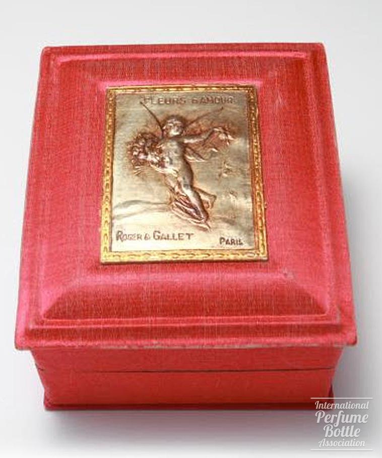 "Fleurs d'Amour" Powder Box by Roger et Gallet