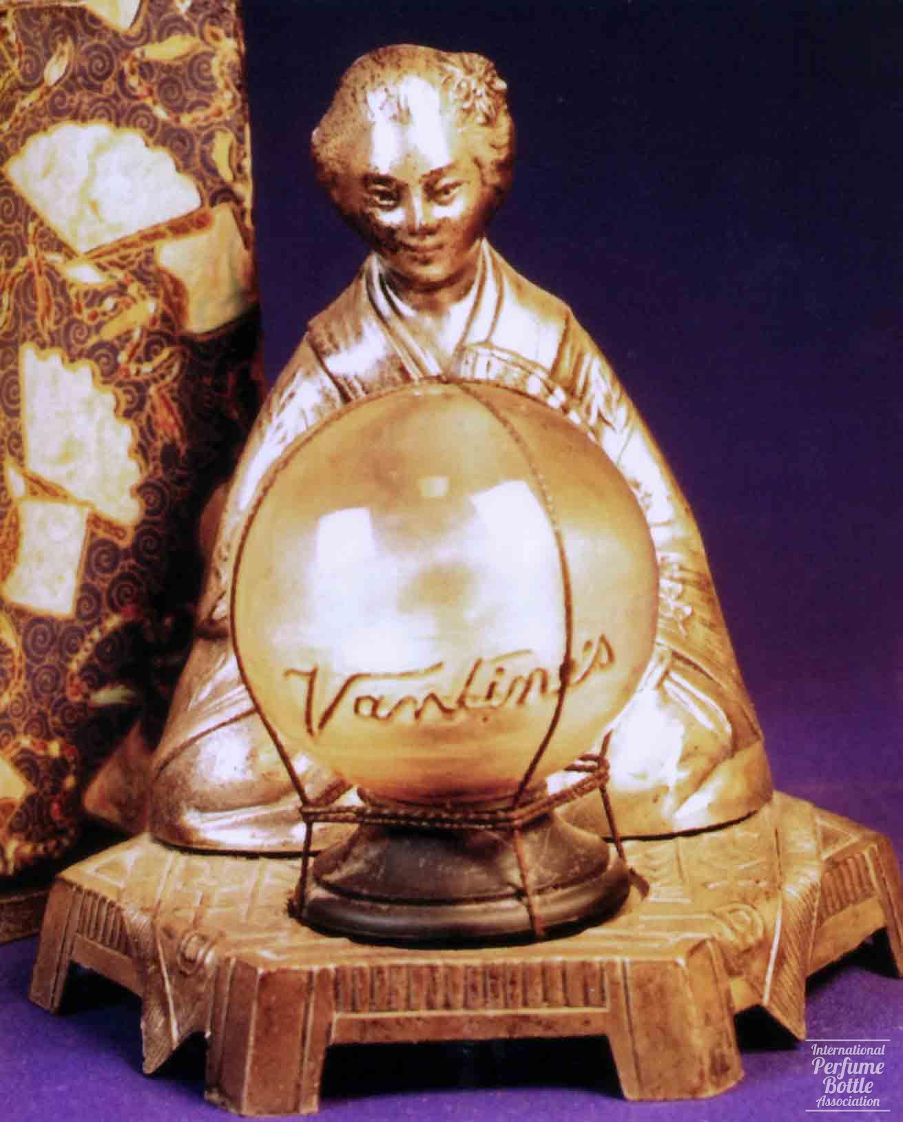 "Chypre" by Vantines Geisha Presentation