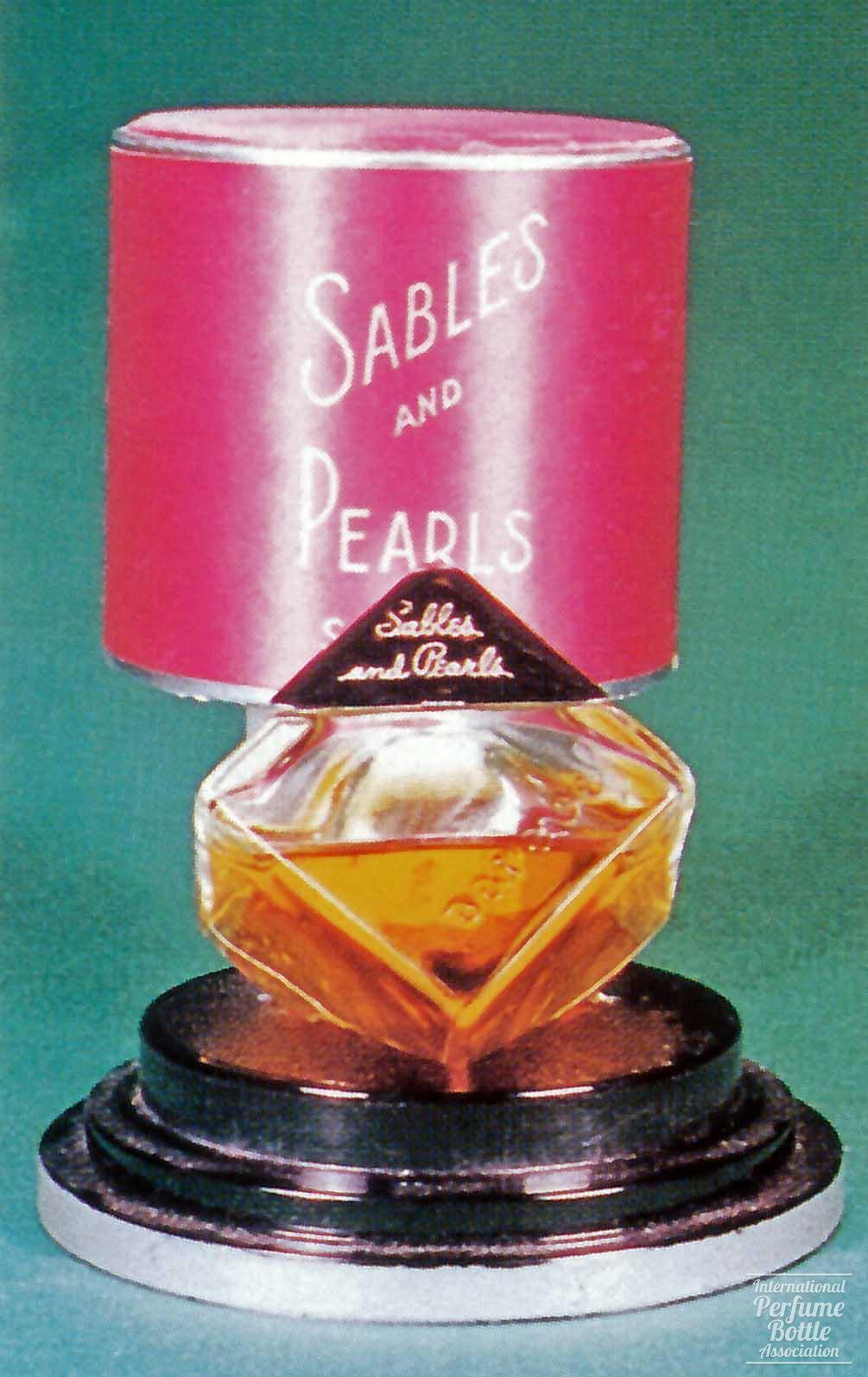 "Sables and Pearls" by Saravel